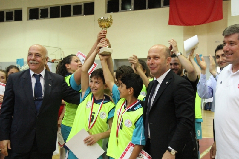 Ali Fuat Cebesoy Ortaokulu İstanbul Şampiyonu Oldu