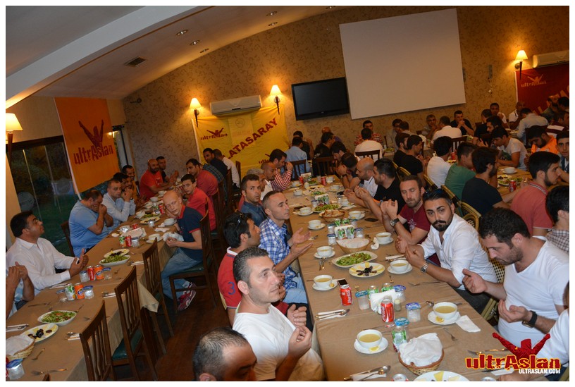 UltrAslan Seyrantepe iftar yemeği verdi