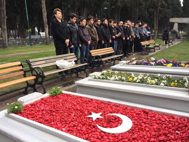 Kağıthane Ülkü Ocakları, 14 Şubat’ta Edirnekapı Şehitliğini Ziyaret Etti