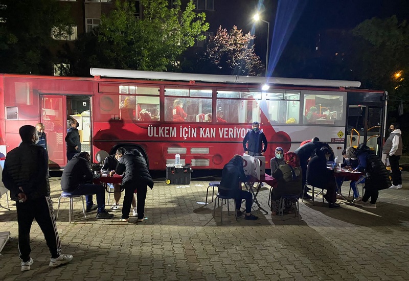 TOKİ TUZLA AYDINLI KONUTLARINDA KIZILAY KAN BAĞIŞI KAMPANYASI’NA TAM DESTEK