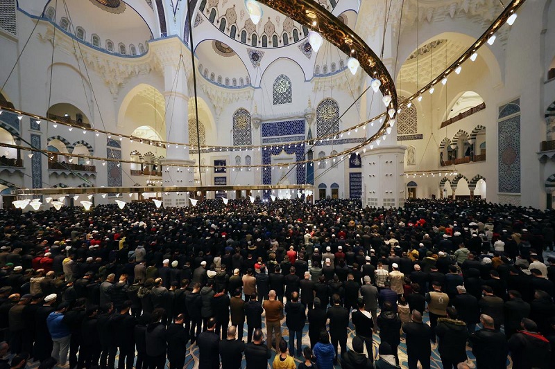 İmam Hatipliler Sabah Namazında Buluştu