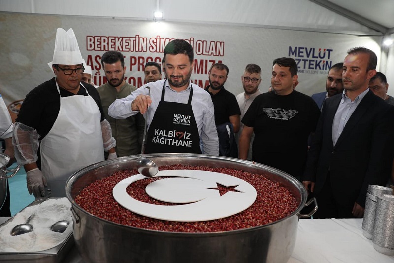 Kağıthane’de 25 Bin Kişiye Aşure Dağıtıldı
