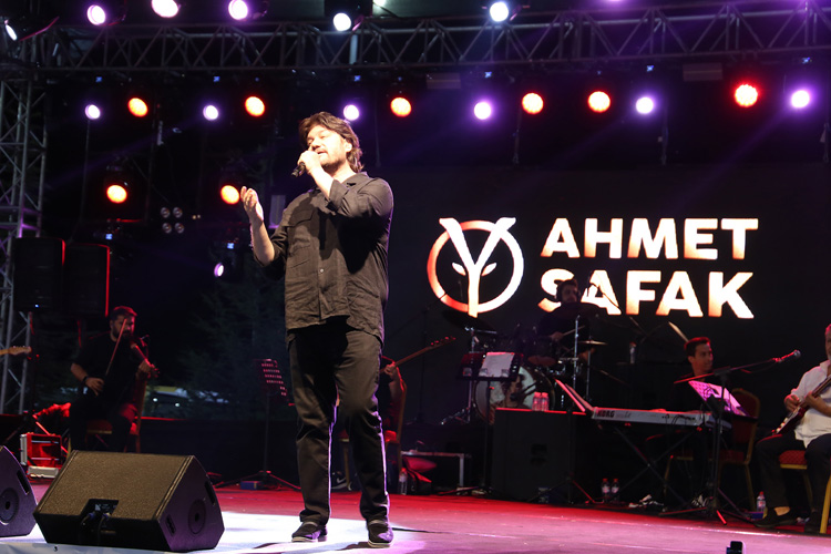 Türk Dünyası Kültür Şöleninde Ahmet ŞAFAK Rüzgârı Esti