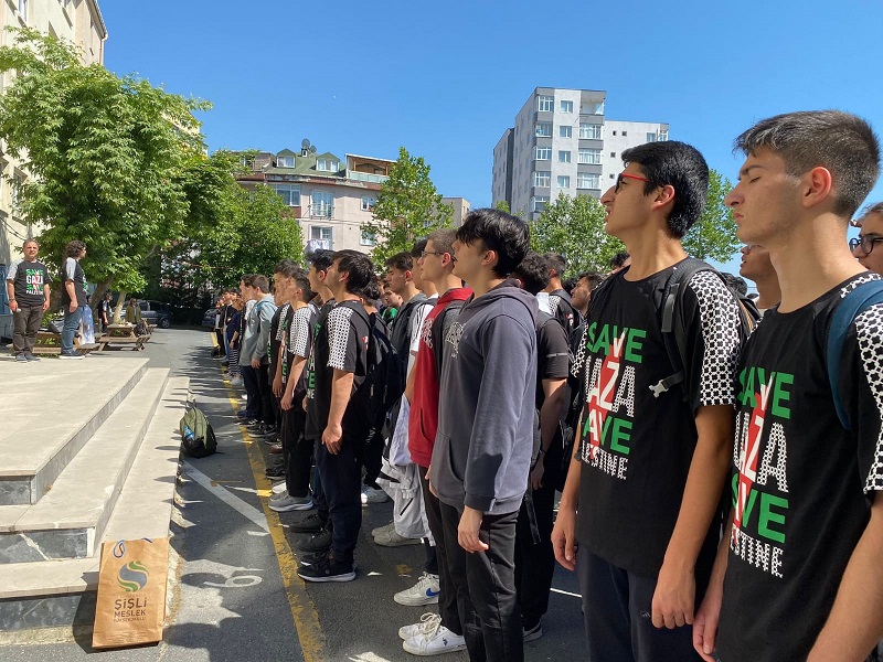 İMAM HATİPLİ GENÇLERDEN ANLAMLI PROGRAM