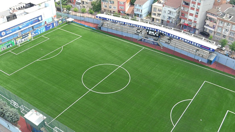 Kağıthane’de Futbol Sahaları Yenilendi