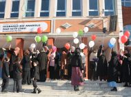 Şehit Öğretmenler için Gökyüzüne Balon Uçurdular