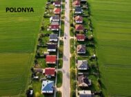 ORDA BİR KÖY VAR UZAKTA