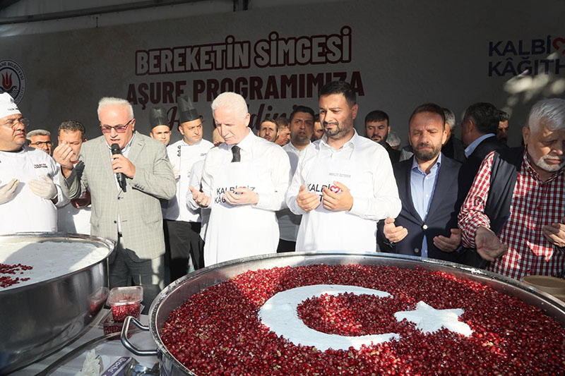 KAĞITHANE’DE 20 BİNDEN FAZLA KİŞİYE AŞURE İKRAM EDİLDİ