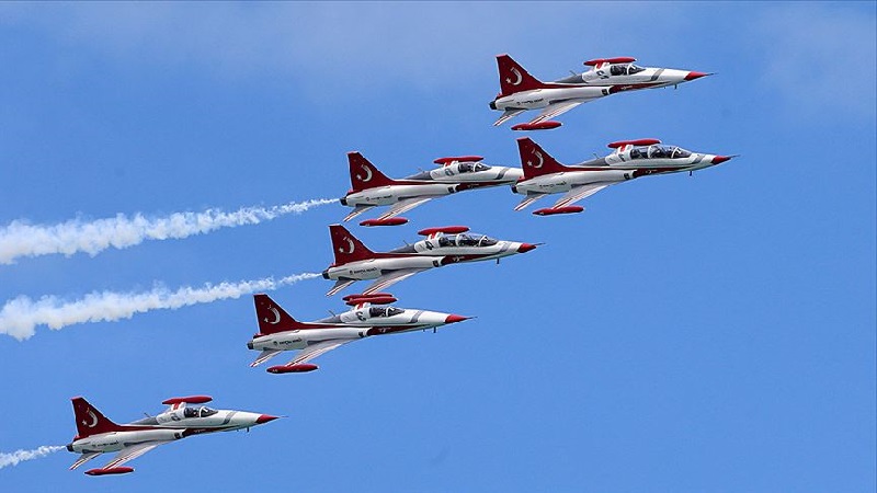 Türk Yıldızları, Çekya’da ‘En İyi Gösteri Uçuşu’ Ödülünü Kazandı