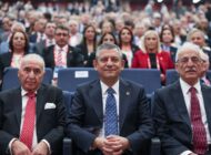 Özgür Özel, CHP’nin 22. Olağanüstü Kurultayı’nda Yeniden Genel Başkan Seçildi