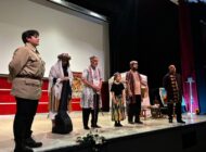 Ayakta Alkışlanan Eser: Mavi Gök Nerede – Uygurların Kimlik Mücadelesi Canlandırıldı