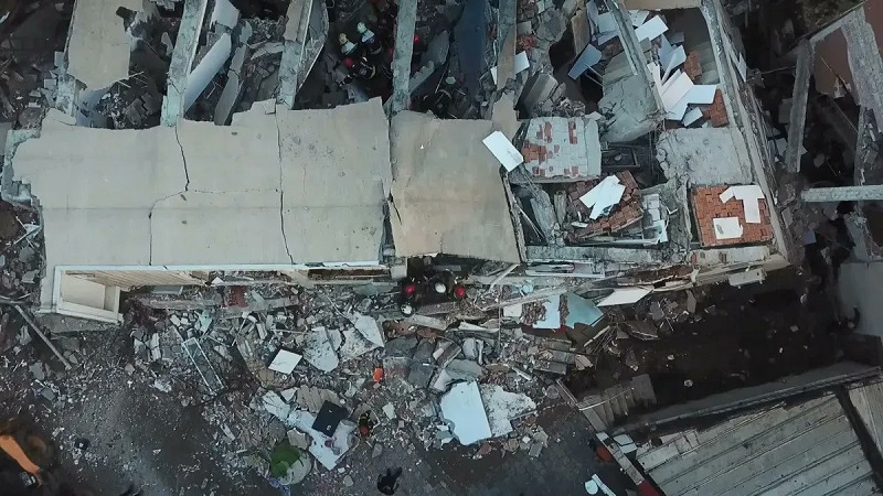 Gebze’de Yıkılan Binanın Ardından Yeni Alarm! 16 Bina, 72 Daire Boşaltıldı!