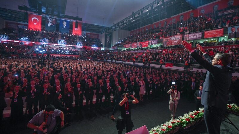 CHP 39. Olağan Kurultayı Gerçekleşti: Özgür Özel Yeniden Genel Başkan Seçildi