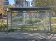 ÖZEL HABER: Şaşkınlık Yaratan Görüntü –  Büyükşehir Otobüs Durağına ‘Satılık’ Tabelası Asıldı!