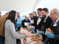 Kâğıthane Belediyesi’nden 30 Bin Kişiye Sucuk Ekmek Ziyafeti