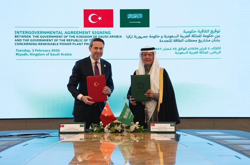 Türkiye, Suudi Arabistan ile 2 Milyar Dolarlık Güneş Enerjisi Anlaşması Yaptı