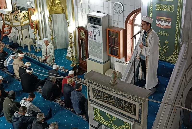 Diyanet’in Bugünkü Cuma Hutbesi: “Zekât ve Fıtır Sadakası” Vurgusuyla Yardımlaşma Seferberliği Çağrısı