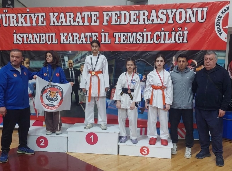 Kağıthane’de Karate Gururu: Hayat Melek Şampiyonluk Kürsüsünde!