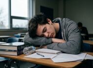 Sıralarda Uyuyan Gençlik İstemiyoruz