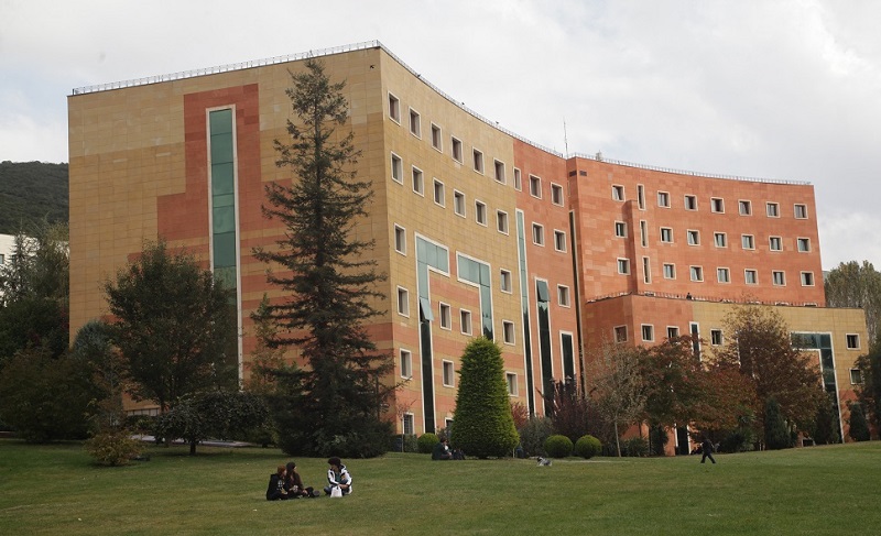 YEDİTEPE ÜNİVERSİTESİ AKLINI BAŞINA ALMALIDIR!