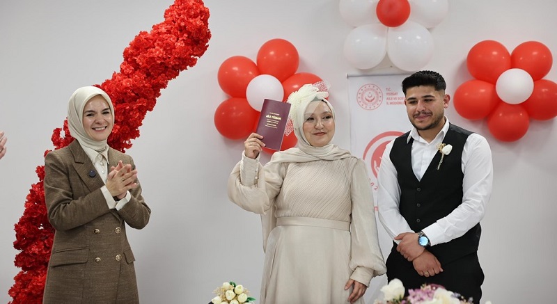 Genç Çiftlere Müjde: 250 Bin TL’ye Varan Faizsiz Evlilik Kredisi Başlıyor!