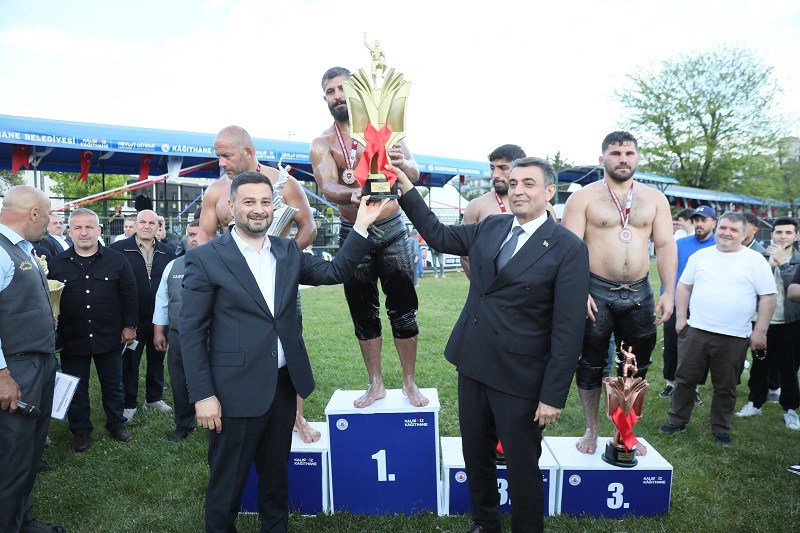 Sadabad’da Ata Sporu Şöleni: 32. Kâğıthane Yağlı Güreşleri’nde Altın Kemer Sahibini Buldu