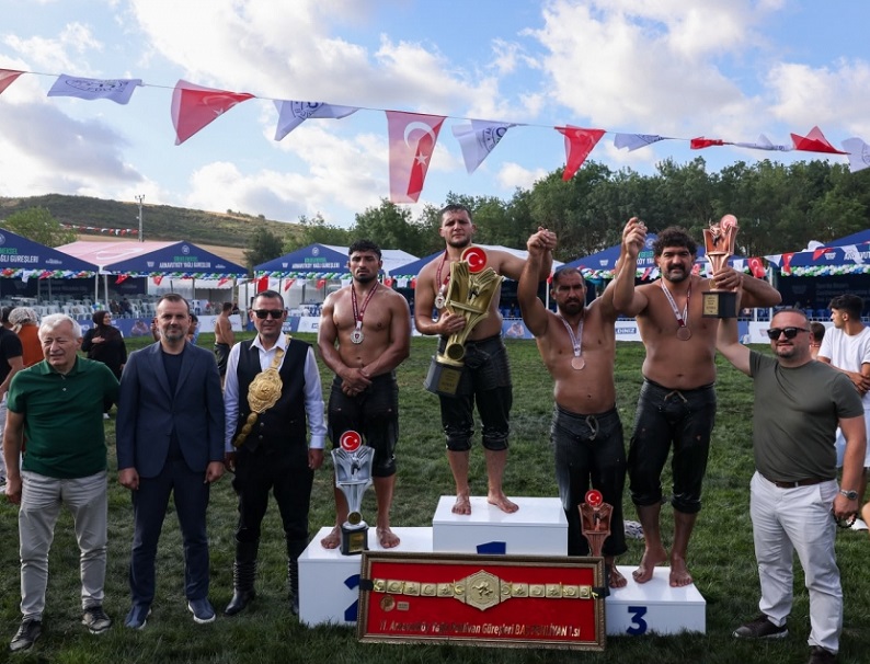 Arnavutköy 11. Geleneksel Yağlı Güreşleri Tamamlandı | Başpehlivan Serdar Yıldırım Oldu