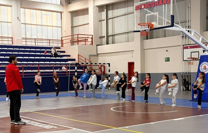 Kâğıthane’de Kış Spor Okulları ile Çocuklar Hem Eğleniyor Hem Gelişiyor